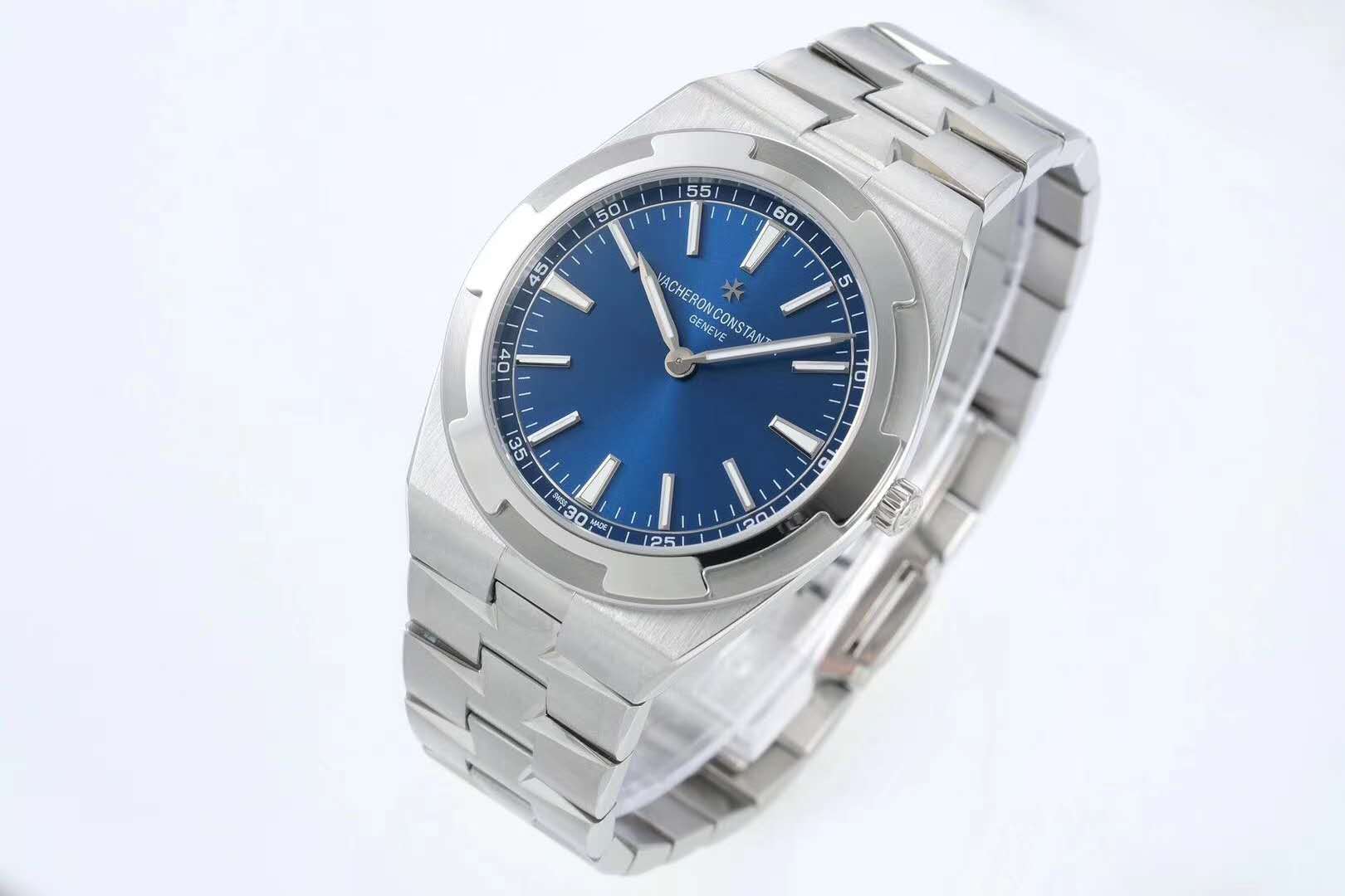 Overseas Blue Dial Ref: 4500V/110A-B128