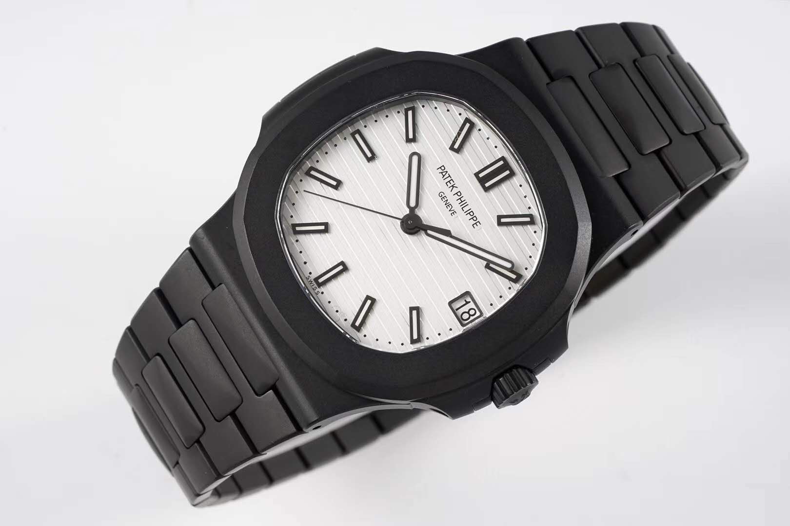 Nautilus Jumbo 5711’Black Venom Limited Edition’ White Dial