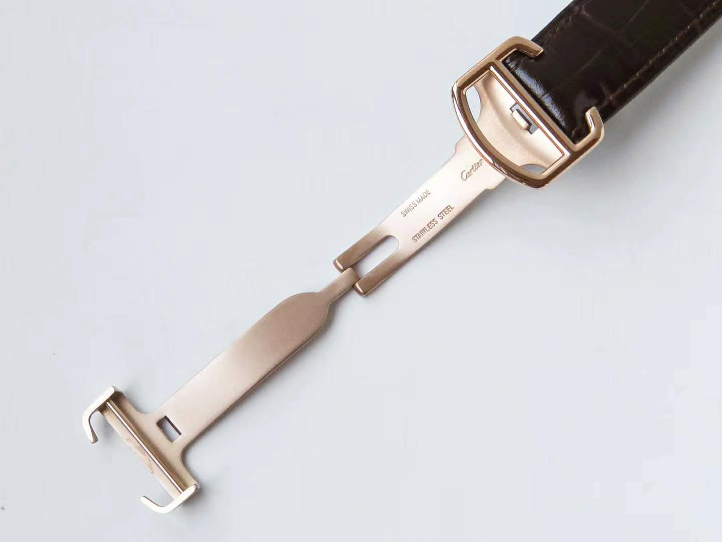 Ballon Bleu de Ca*t1er 42mm D1am0nd Paved Dial in Rose Gold