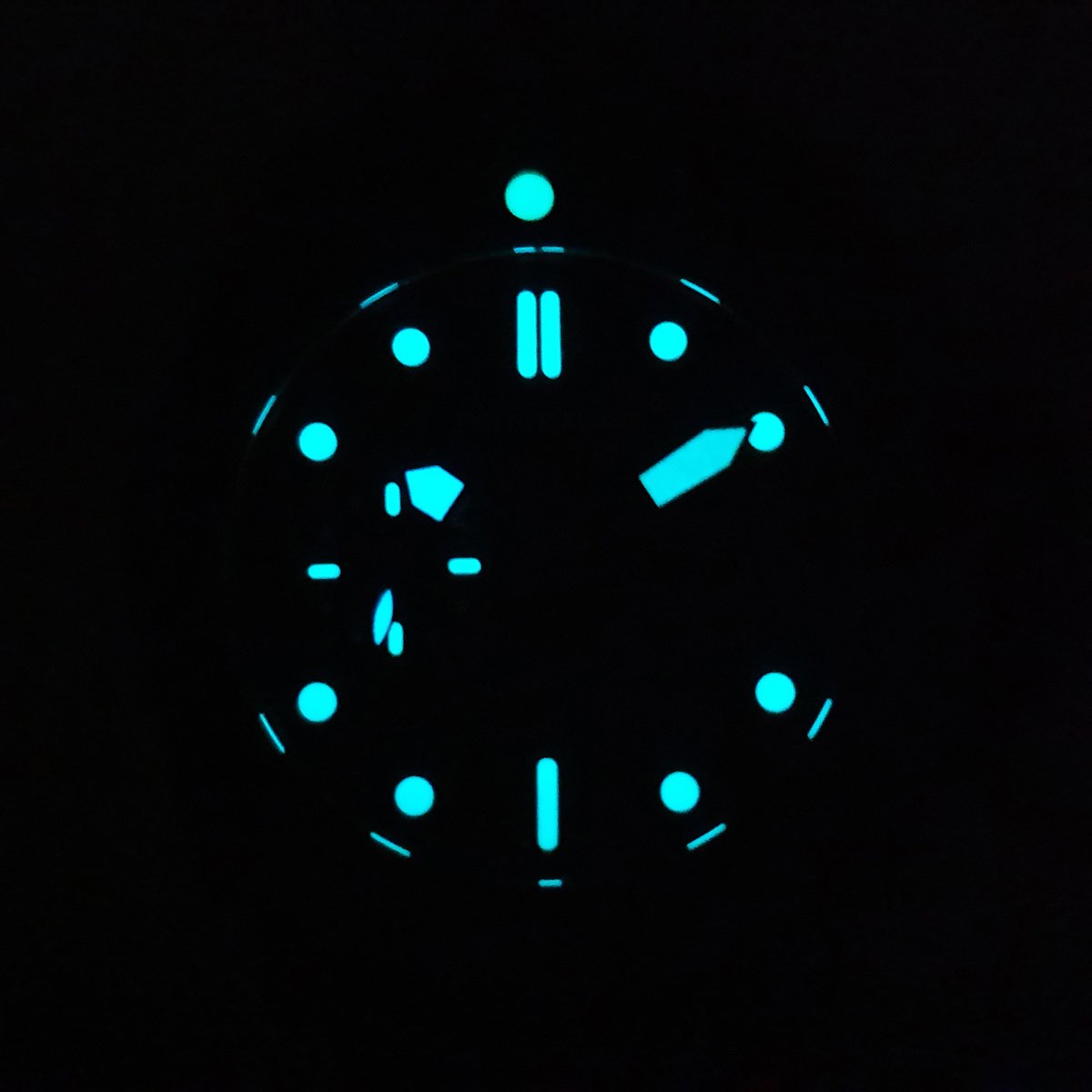 PAM1616 Luminor Submersible Carbotech