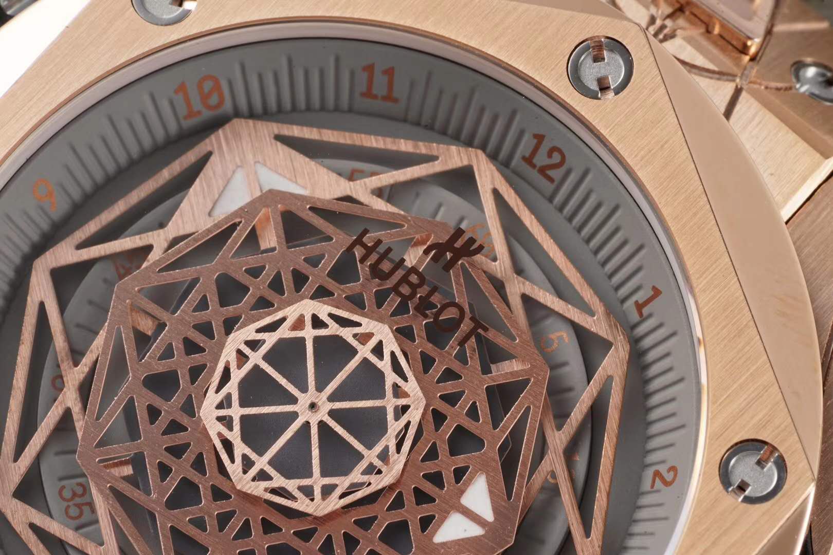 Big Bang Unico Sang Bleu in Rose Gold on Brown Leather Strap